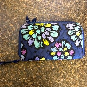 Vera Bradley hand wallet. Wristlet, purse, small.